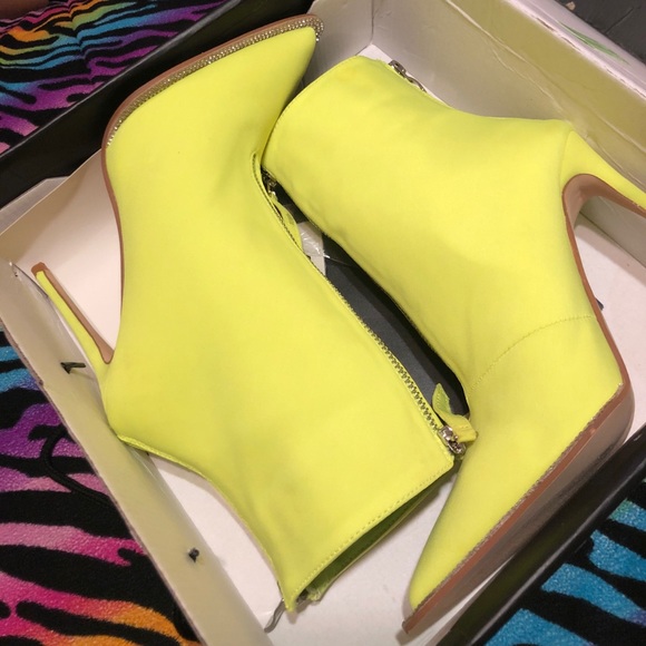 Heels - Picture 1 of 2